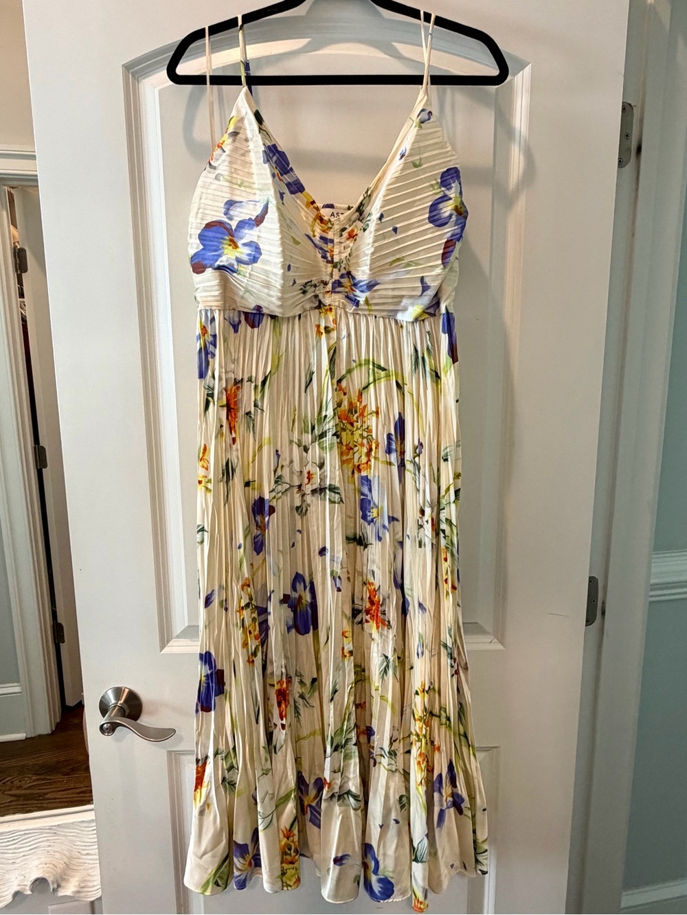 ASTR The Label Maeve MIDI Dress EUC! - Picture 2 of 7